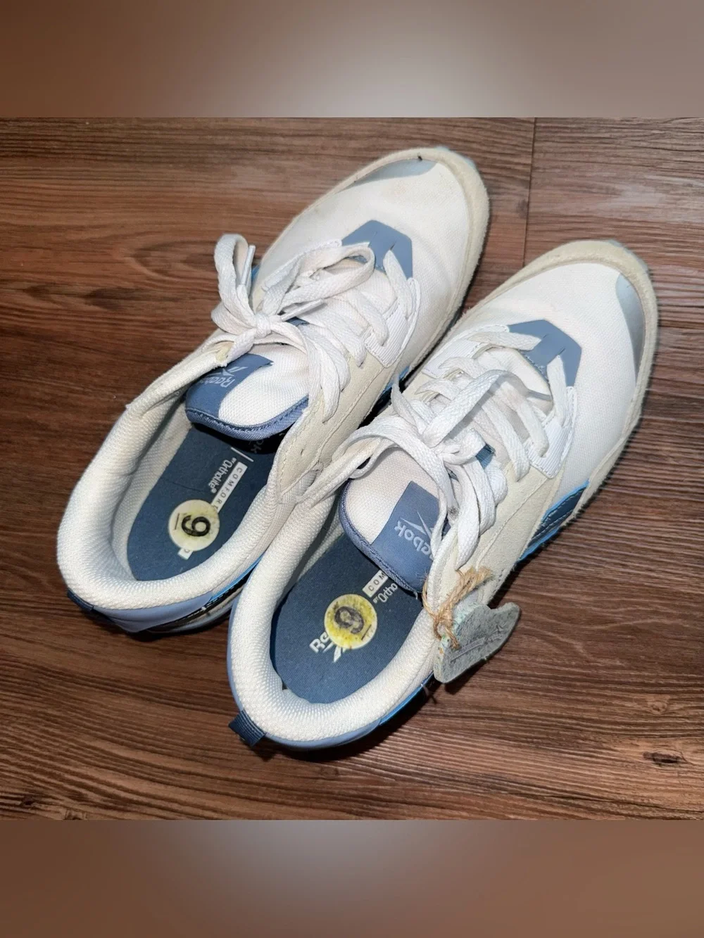 Reebok Sneakers